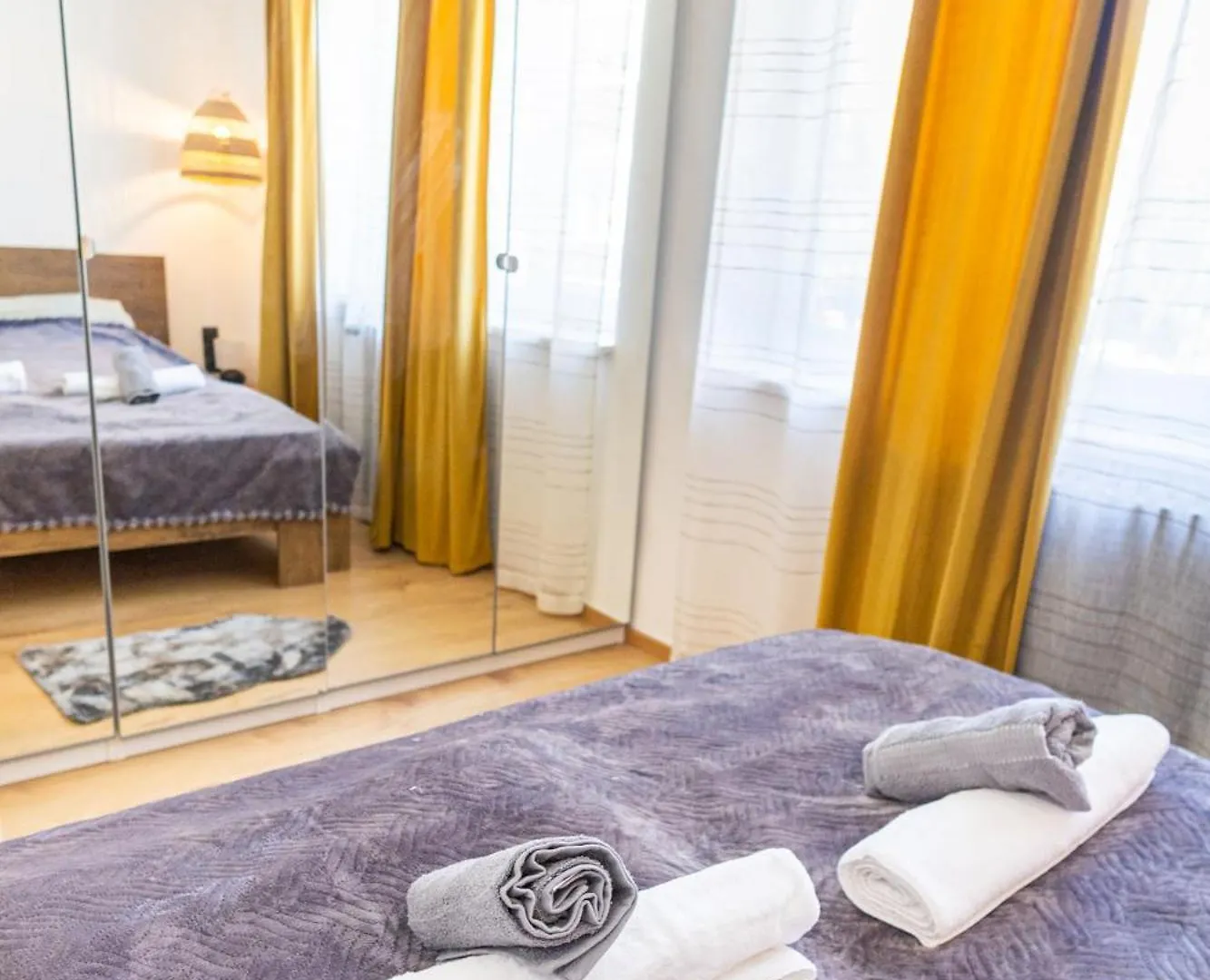 Exclusive Central Apartment Next To The Gellert Hill contacts