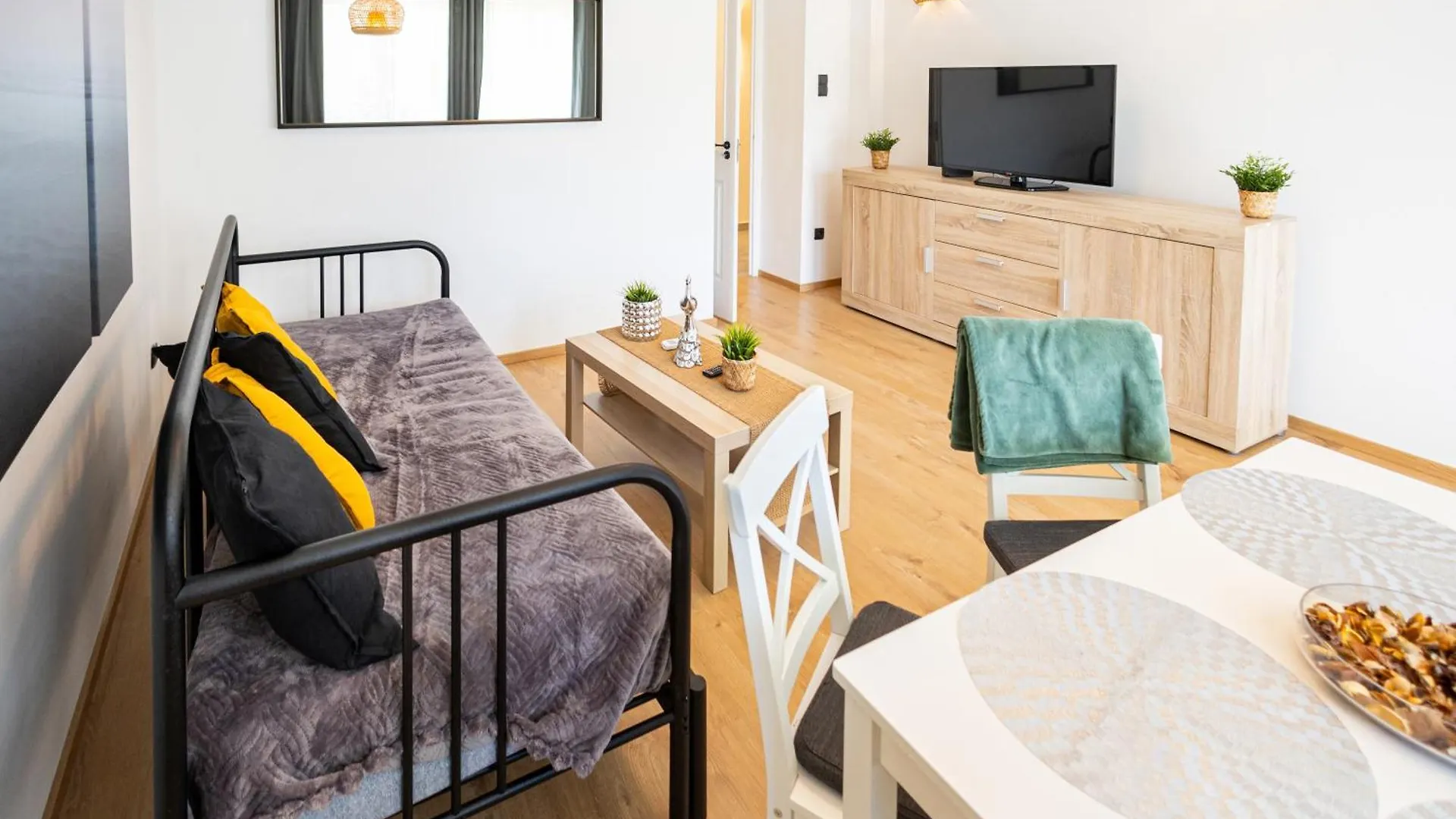 Exclusive Central Apartment Next To The Gellert Hill Budapest